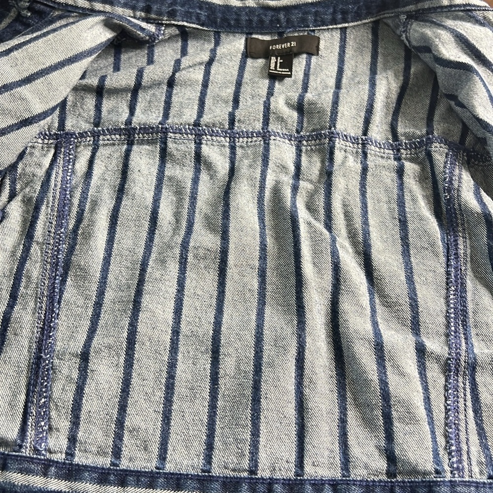 Forever 21 White Pinstripe Striped Cropped Denim Jacket - Picture 8 of 13
